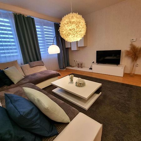 Apartment Banska - City Centre & Private Parking Banska Bystrica Exterior photo
