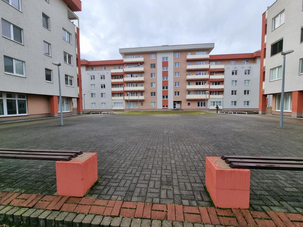 Apartment Banska - City Centre & Private Parking Banska Bystrica Exterior photo