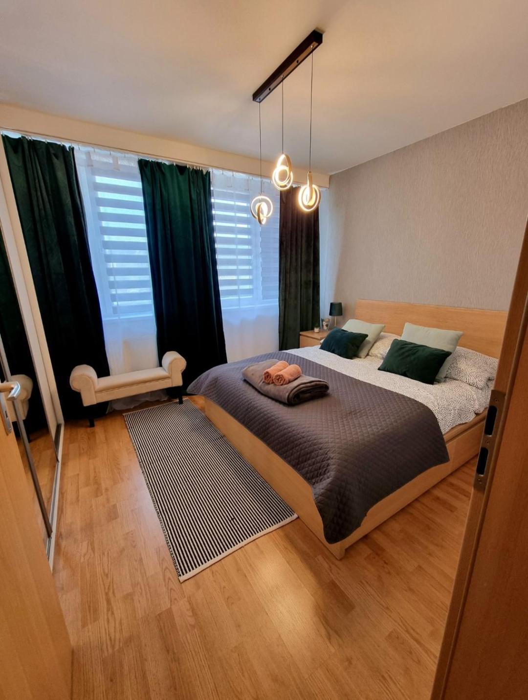 Apartment Banska - City Centre & Private Parking Banska Bystrica Exterior photo
