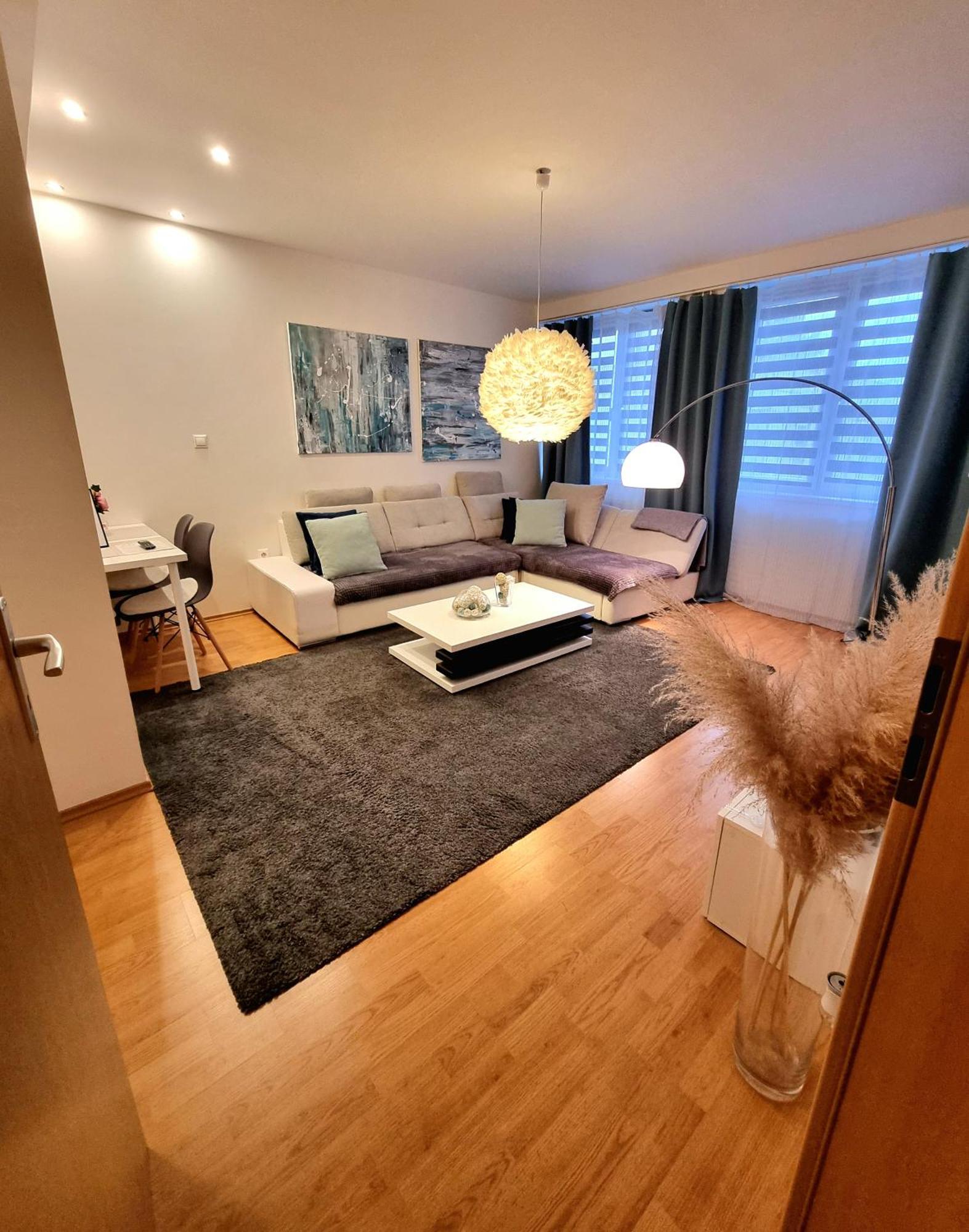 Apartment Banska - City Centre & Private Parking Banska Bystrica Exterior photo